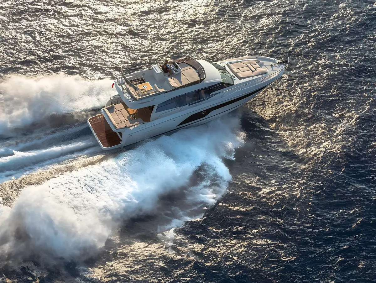 Prestige 590 Fly